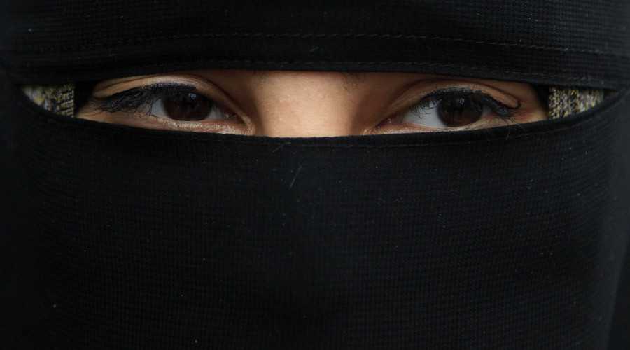 Switzerland: Ticino Region Approves Ban on Wearing Burqas in Public