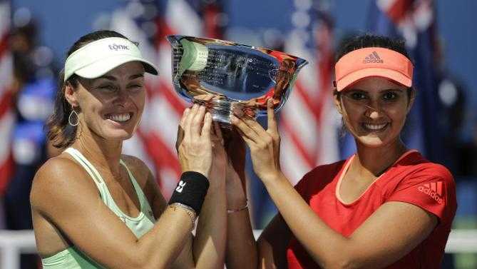 Sania Mirza and Martina Hingis win Australian Open women's doubles title