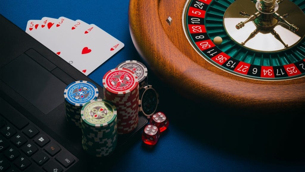 Effects of Online Casino on Regular In-House Casinos