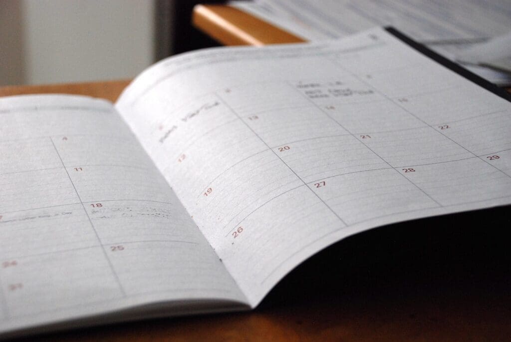 A day planner helps separate the tasks by days, so you can pack for a long-distance move properly.