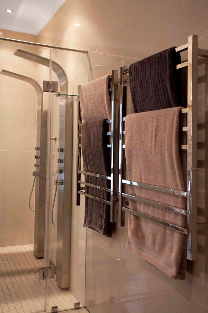 https://www.bathroombutler.com/us/product-category/heated-towel-racks/